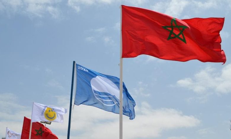 برنامج شواطىء نظيفة”.. رفع “اللواء الأزرق” بشاطئ الحوزية للمرة الـ 18 على التوالي
