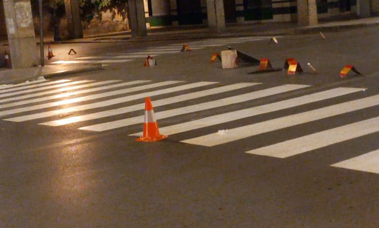 وجدة .. إعادة صباغة الممرات بعد فترة طويلة تثير السخرية