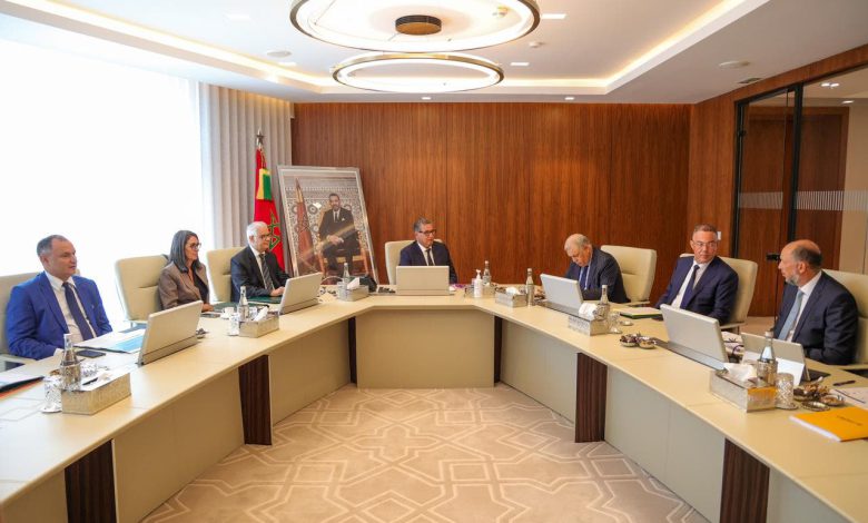 أخنوش يترأس اجتماع لجنة القيادة المكلفة بـ “عرض المغرب” في مجال الهيدروجين الأخضر