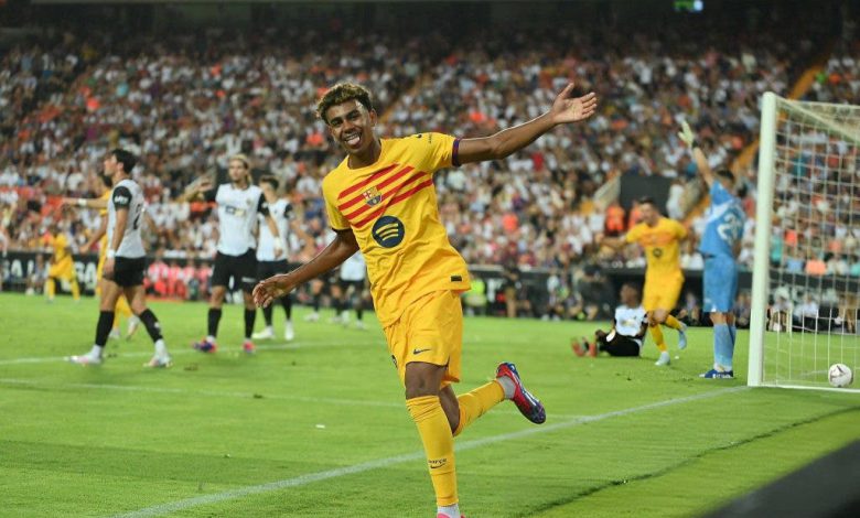 برشلونة يبدأ الموسم الجديد بفوز على فالنسيا (1-2)