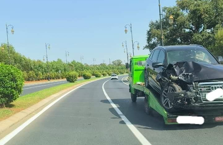 حادثة سير عادية ولا إصابات بين سيارة تقل لقجع وسيارة اخرى