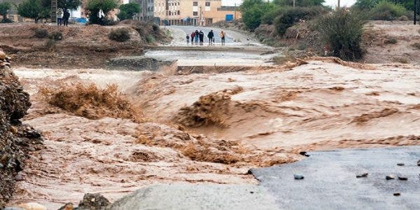 من اصل 57..إعادة فتح 52 مقطعا طرقيا تضرروا بسبب الفيضانات