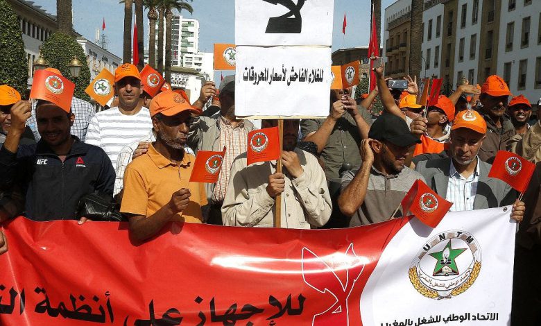 نقابة تعلن الاحتجاج أمام البرلمان من اجل ” العيش الكريم “