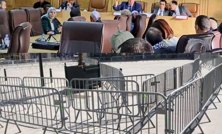 وجدة .. المصادقة على اقتناء حواجز حديدية ب 120 مليون سنتيم وعضو من المعارضة يصفها ب”العبث”+ (صورة)