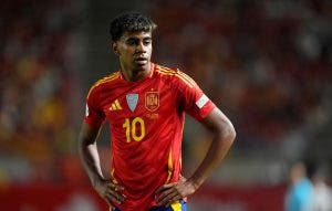 لامين يامال بقميص منتخب إسبانيا