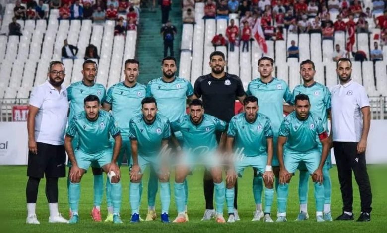 مولودية البيض يغادر العاصمة الجزائرية عبر سيارات الأجرة(صورة)