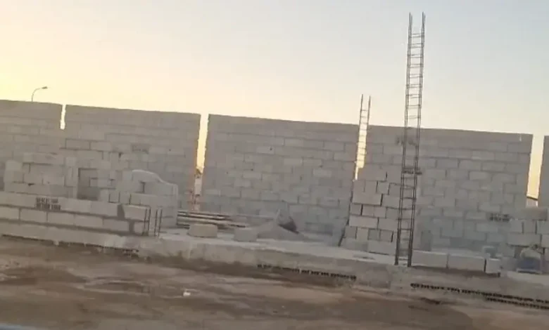 جمعية حقوقية تستنكر بناء غير قانوني بشاطئ أركمان بالناظور