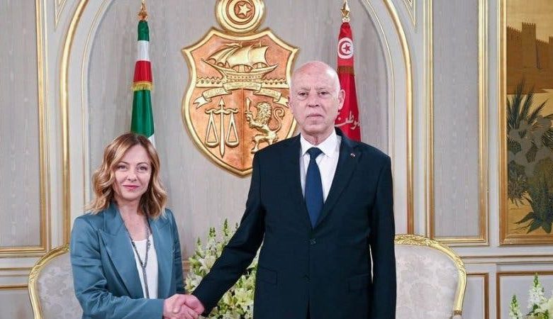 وسط احتجاز تونسيين بإيطاليا.. رئيسة الحكومة الإيطالية تخدع قيس سعيد