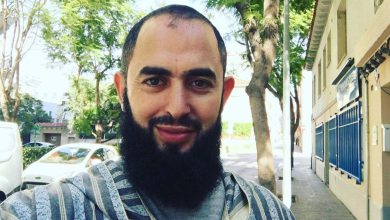 الداعية رضوان بن عبد السلام يهاجم ظاهرة خلع النقاب: “موضة قبيحة!”