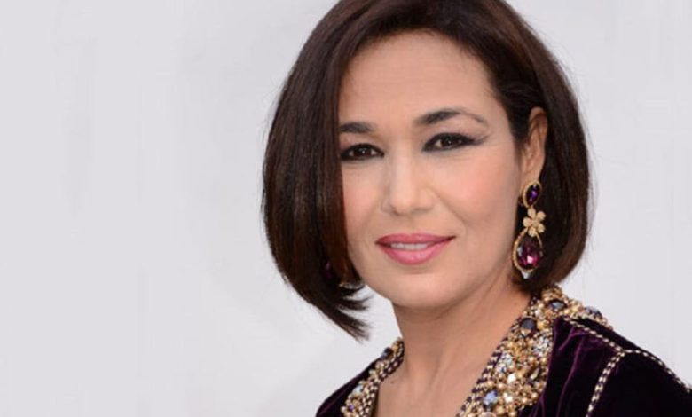 سعاد خيي تعبر عن إعجابها بجمالها – صورة