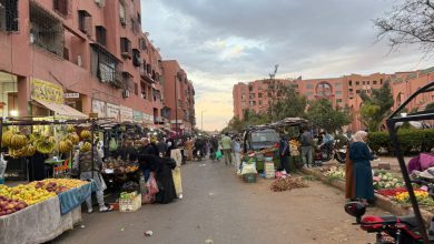 فوضى احتلال الملك العمومي بشارع الأحباس بمراكش.. من المستفيد ومن المسؤول؟! (صور)
