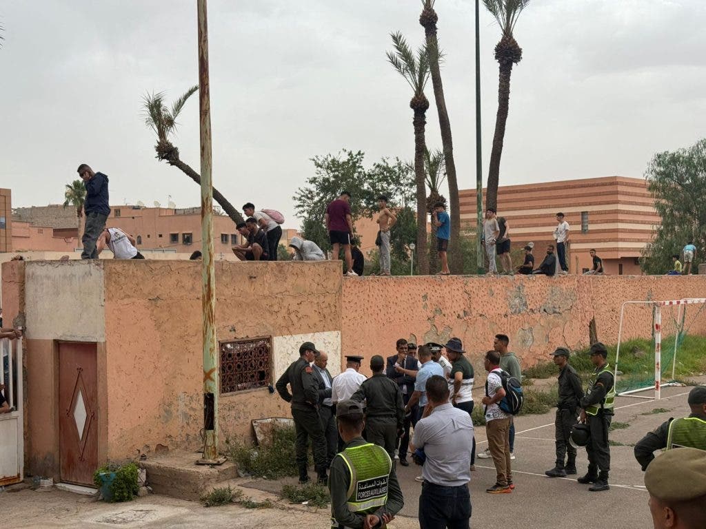 بسبب سوء التنظيم.. "سونارجيس" ترفض بيع تذاكر مبارة الكوكب المراكشي ونهضة بركان (صور)