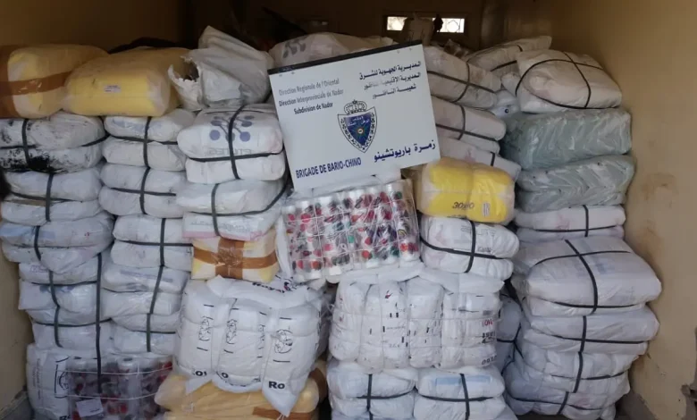 أمن الناظور يحبط عملية تهريب ضخمة.. 13 طنًا من الأكياس البلاستيكية الممنوعة مخبأة وسط النخالة