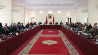 إجتماع موسع بعمالة الحسيمة حول التحضير للموسم الصيفي 2025