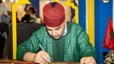جناح الصناعة التقليدية المغربية يفوز بجائزة أفضل رواق في معرض باريس 2025