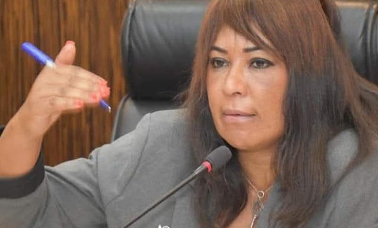 نائبة رئيس جماعة أكادير تعتذر لساكنة المدينة
