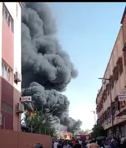 اندلاع حريق مهول بأنابيب بلاستيكية يستفز أمن مراكش (صور)