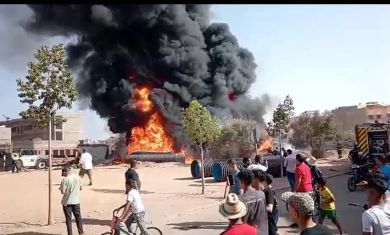 اندلاع حريق مهول بأنابيب بلاستيكية يستفز أمن مراكش (صور)