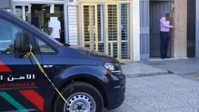الدار البيضاء.. شخص يهاجم وكالة بنكية بشاقور في الحي الحسني والأمن يتدخل لإيقافه (فيديو)