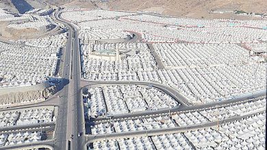 حج 2025.. الحجاج يتوافدون على مشعر منى لقضاء يوم التروية