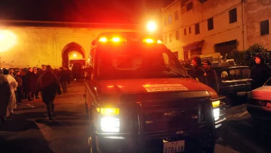 مأساة في بني مكادة بطنجة.. شاب يُنهي حياته قفزًا من الطابق الثاني