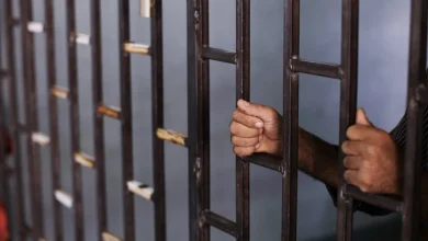 معتقل يصارع الموت بعد ابتلاعه بطاريات احتجاجاً على “الحكرة” داخل سجن سلوان