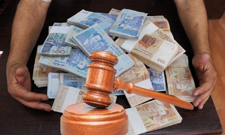منتخبون متهمون بالفساد المالي يهربون ممتلكاتهم لأقاربهم تفادياً للمصادرة