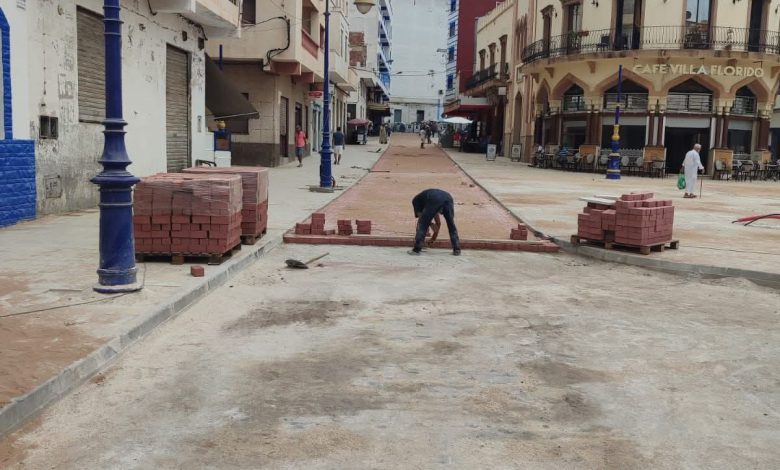 جماعة الحسيمة توضح بشأن أشغال ساحة الريف