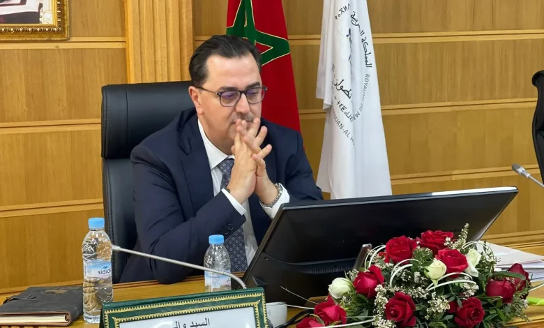 طنجة.. الوالي التازي ينهزم أمام “طغيان الطاكسيات” والمواطنون يدفعون الثمن