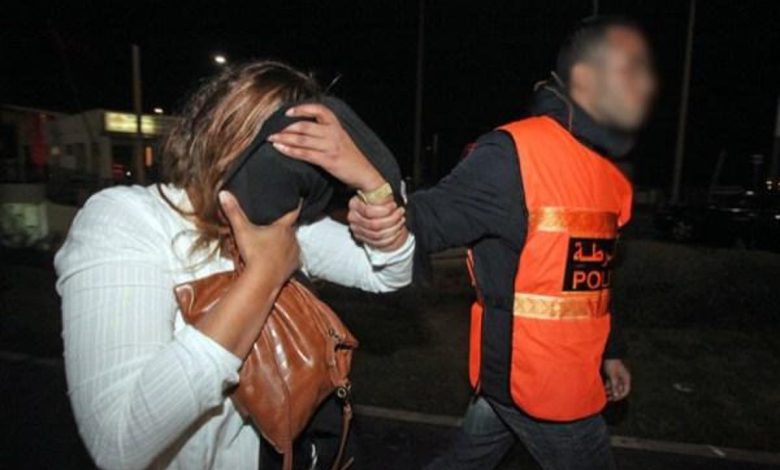 مراكش.. ليلة “حميمية” تنتهي بتوقيف عشرينية وخليلها في قضية خيانة زوجية