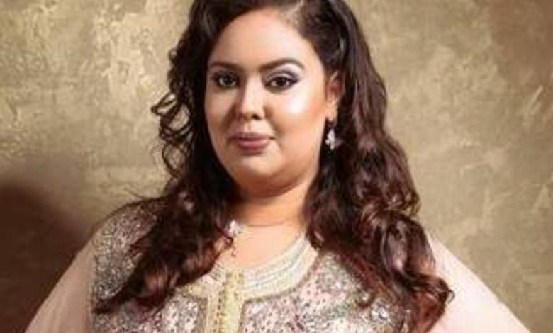 سكينة درابيل تصاب بوعكة مفاجئة وتلمح للحسد والعين – صورة