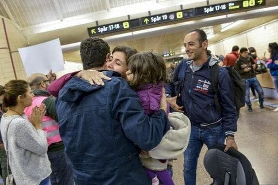 إسبانيا.. تفكيك شبكة تستغل حلم “التجمع العائلي” مقابل 6 آلاف يورو