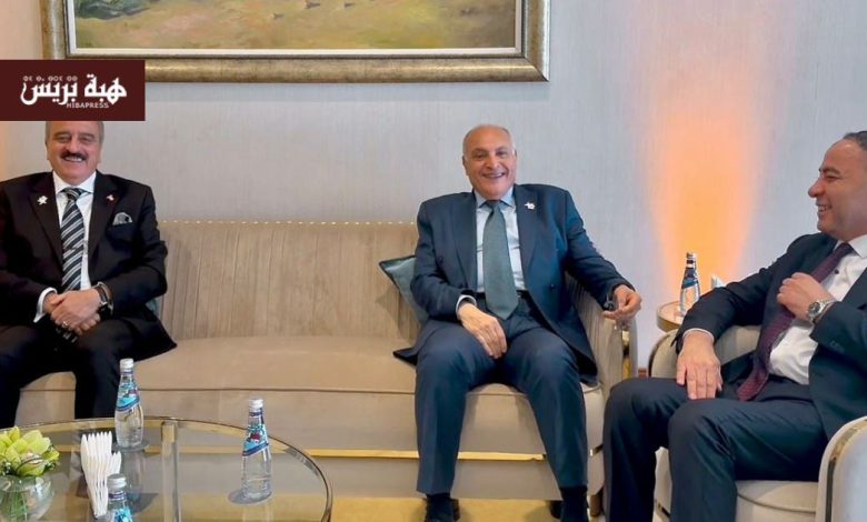 الجزائر تبتسم في لحظة حزن عربي.. عطاف يثير الجدل في قمة الدوحة
