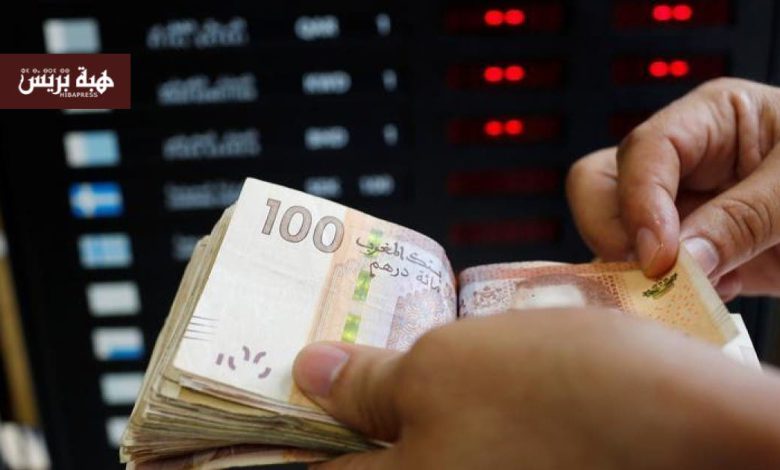 الدرهم يتراجع أمام الدولار والأورو