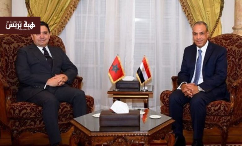 بوريطة يلتقي نظيره المصري بالقاهرة لتعزيز العلاقات الثنائية