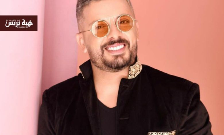 حاتم عمور يشيد بصوت فضل شاكر ويصفه بـ “العالم والأسطورة”