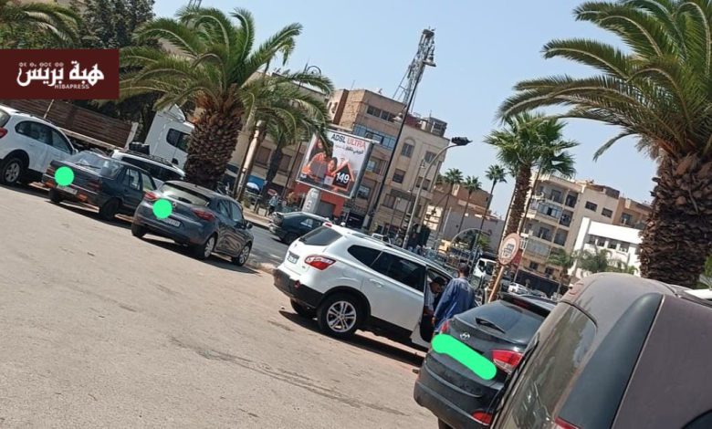 مواقف عشوائية للسيارات تثير استياء المواطنين بمدن إقليم برشيد
